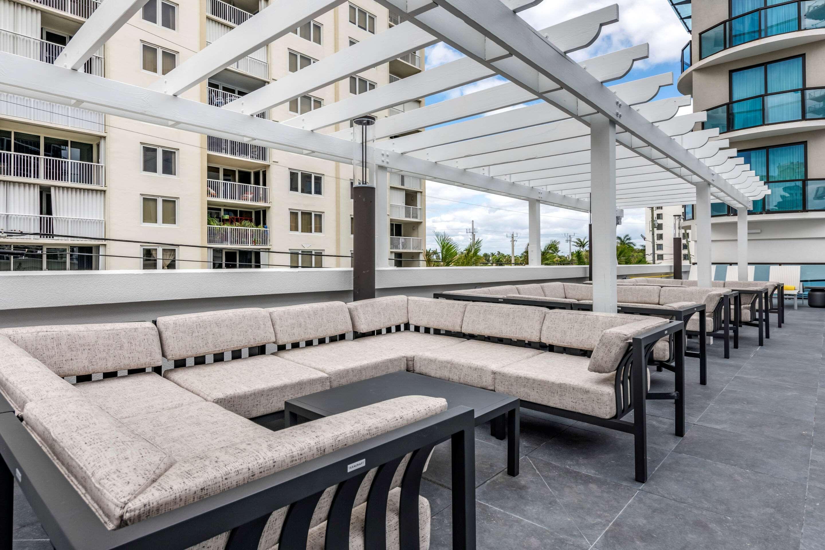 Cambria Hotel Fort Lauderdale Beach Exterior photo