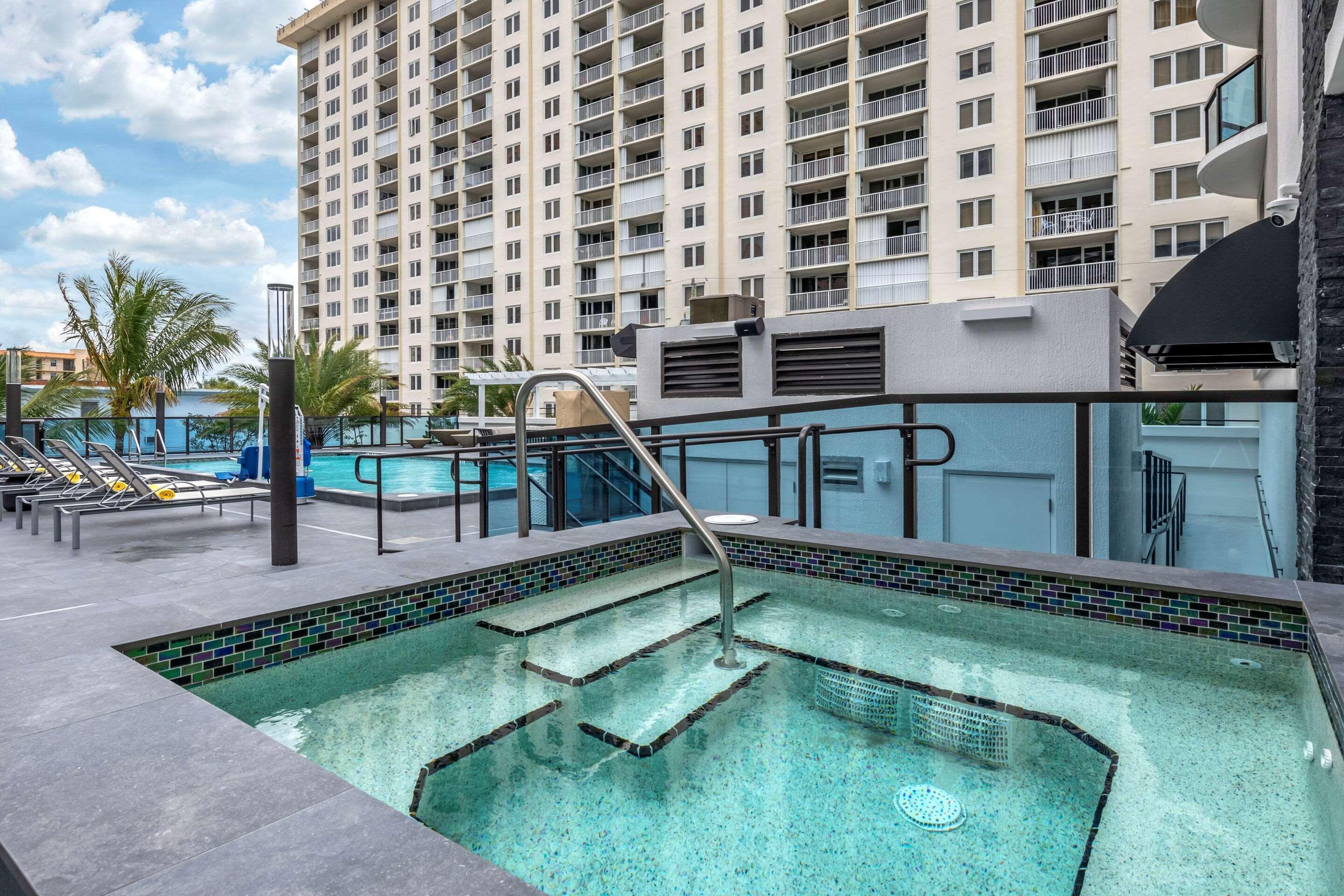 Cambria Hotel Fort Lauderdale Beach Exterior photo